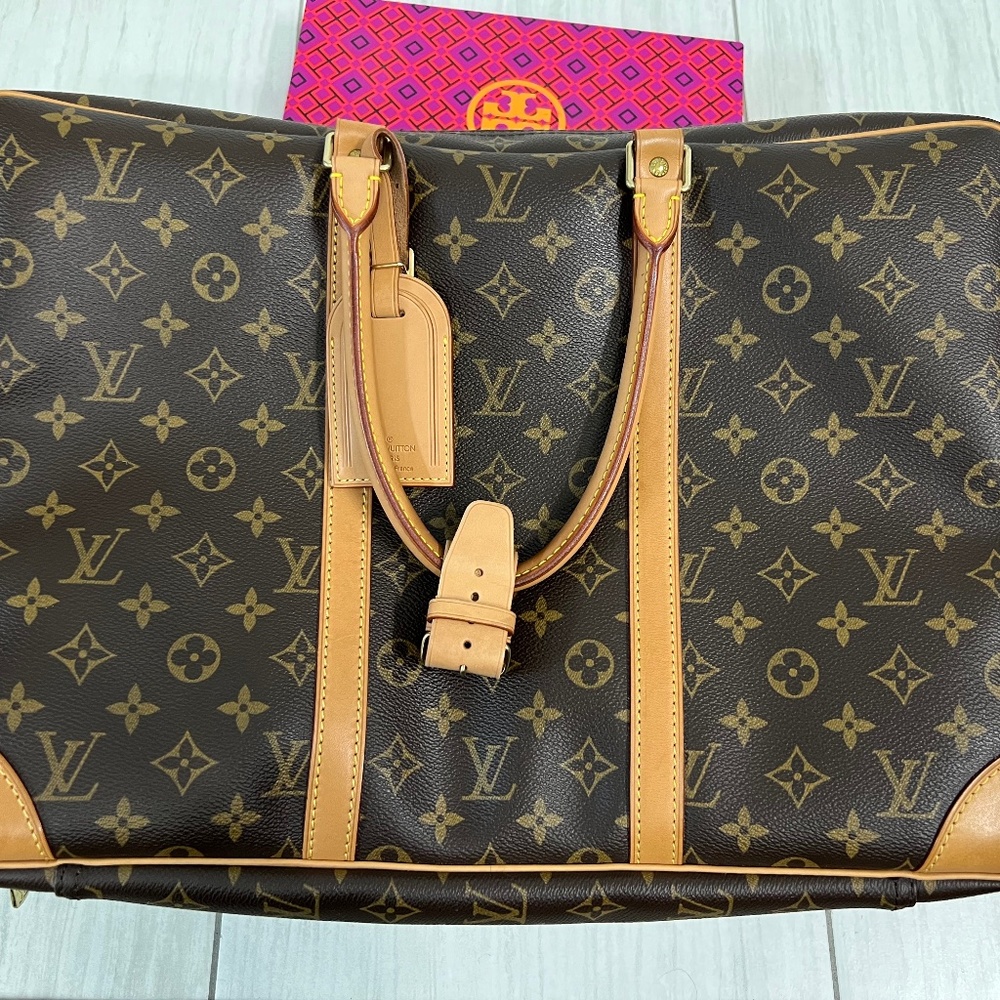 Louis Vuitton Sirius 45 Luggage/CarryOn- Very light use!